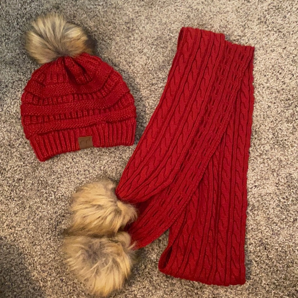 Hay and scarf set